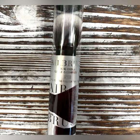 IT COSMETICS Airbrush Dual-Ended Flawless Brush Brand New - Picture 2 of 3
